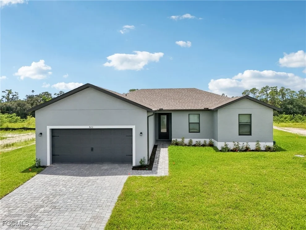 Unit for sale at 923 Admiral Bull Halsey Avenue, Labelle, FL 33935