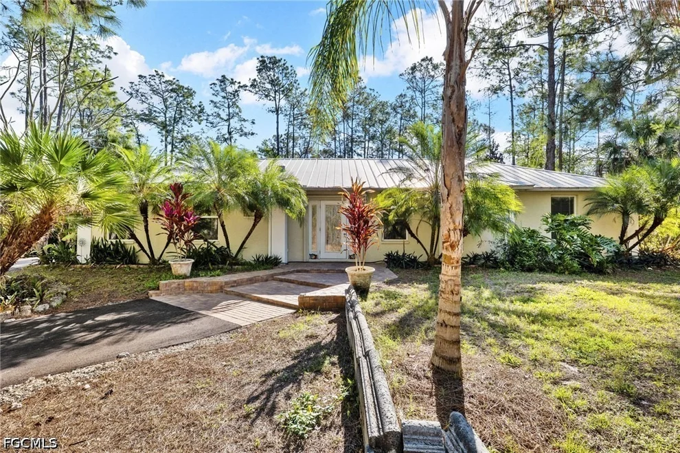 Unit for sale at 640 Desoto Boulevard S, Naples, FL 34117