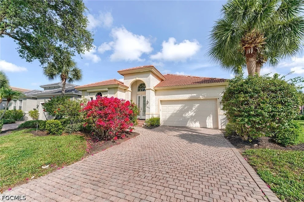 Unit for sale at 8916 Dartmoor Way, Fort Myers, FL 33908