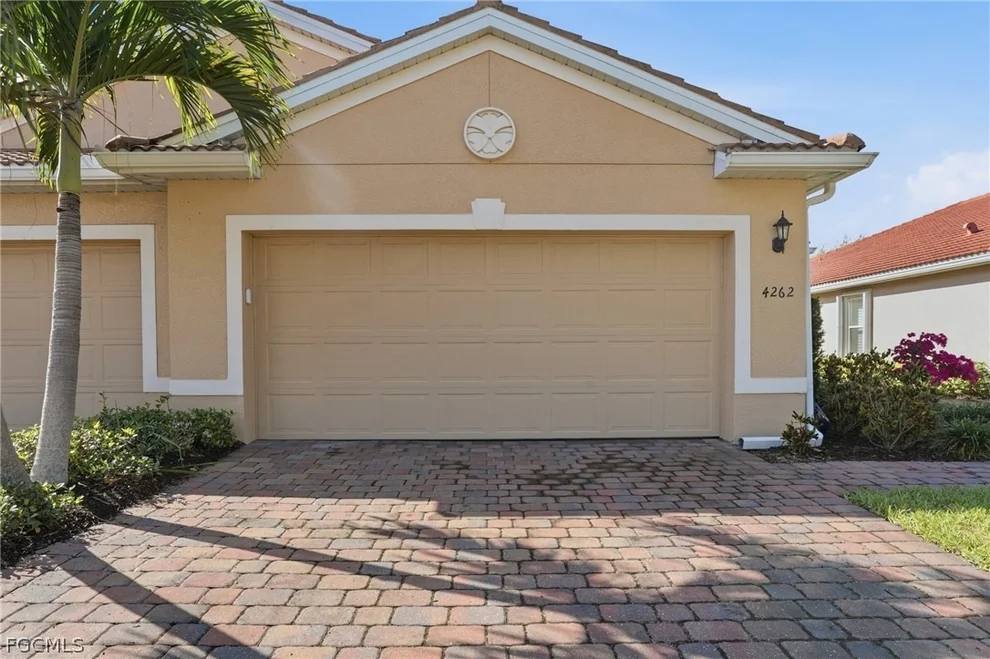 Unit for sale at 4262 Dutchess Park Road, Fort Myers, FL 33916