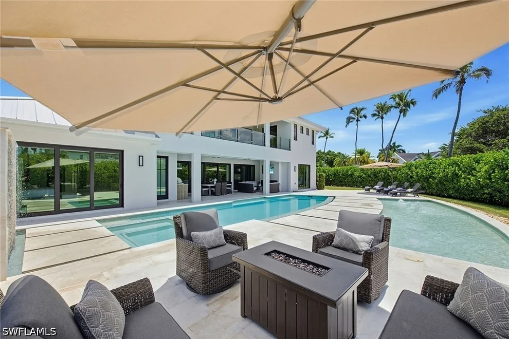 Unit for sale at 692 Banyan Boulevard, Naples, FL 34102