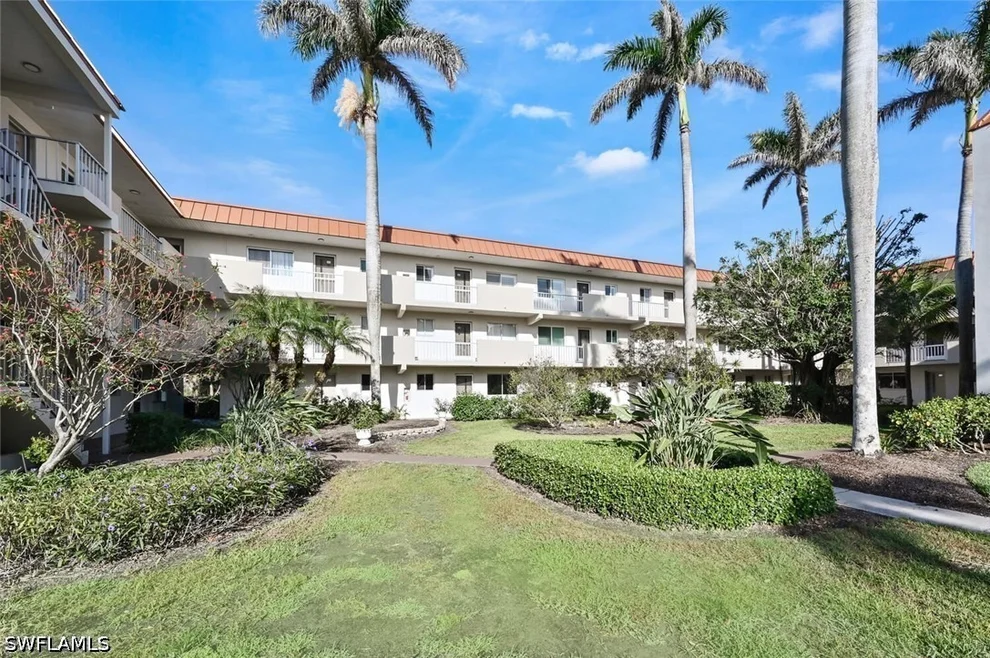 Unit for sale at 1100 Gulf Shore Boulevard N, Naples, FL 34102