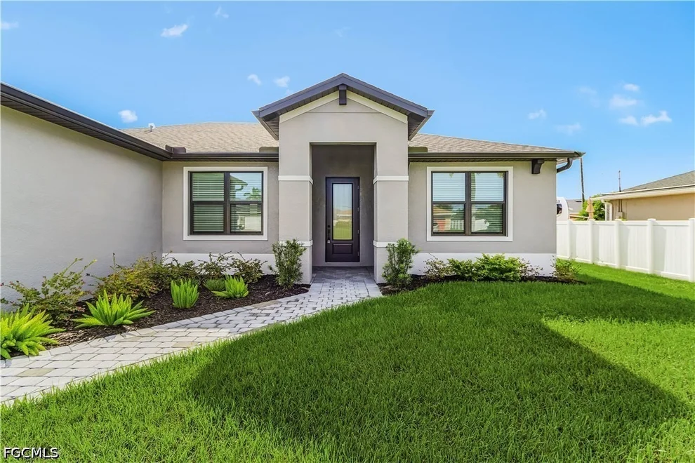 Unit for sale at 608 SE 27th Street, Cape Coral, FL 33904