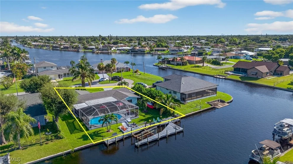 Unit for sale at 138 SE 40th Street, Cape Coral, FL 33904