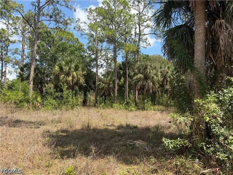 Unit for sale at 8261 Scarecrow Road, North Fort Myers, FL 33917