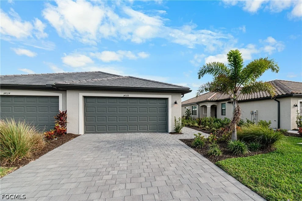 Unit for sale at 14028 Hunter Oak Drive, Fort Myers, FL 33913