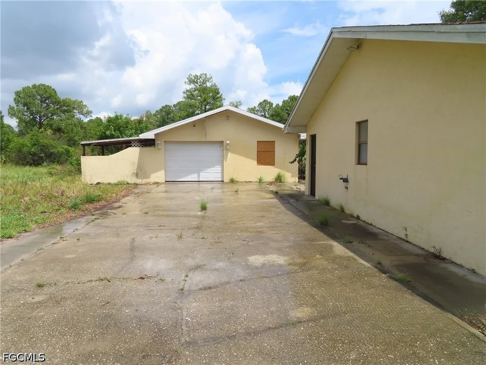 Unit for sale at 5255 Pioneer 23rd Street, Clewiston, FL 33440