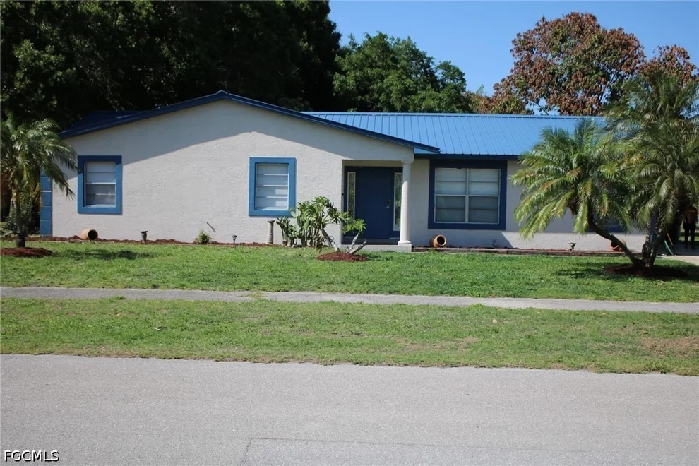 Unit for sale at 111 E Sugarland Circle, Clewiston, FL 33440