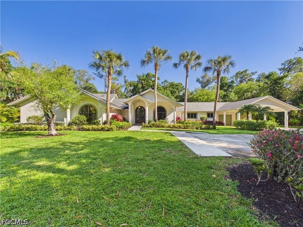 Unit for sale at 6840 Hendry Creek Drive, Fort Myers, FL 33908