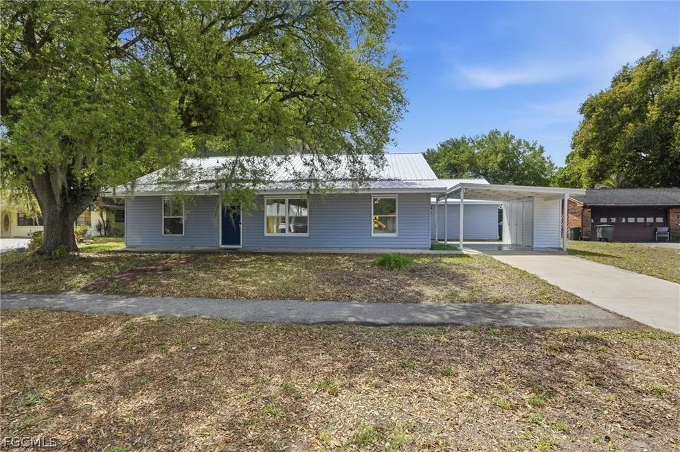 Unit for sale at 210 E Sugarland Circle, Clewiston, FL 33440