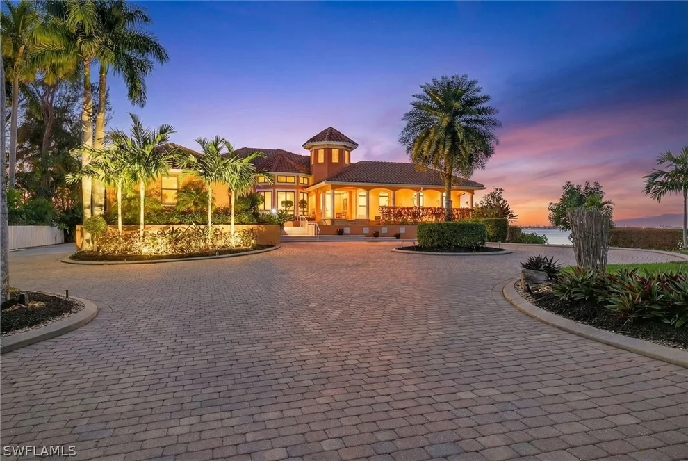 Unit for sale at 2600 McGregor Boulevard, Fort Myers, FL 33901