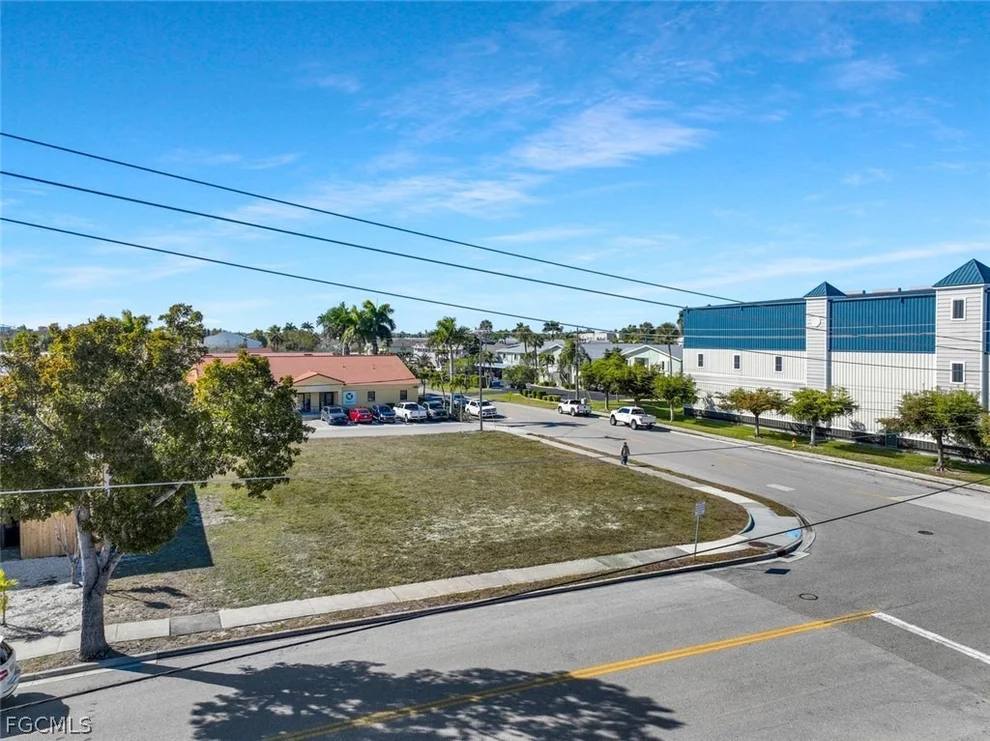 Unit for sale at 4632 SE 15th Avenue, Cape Coral, FL 33904