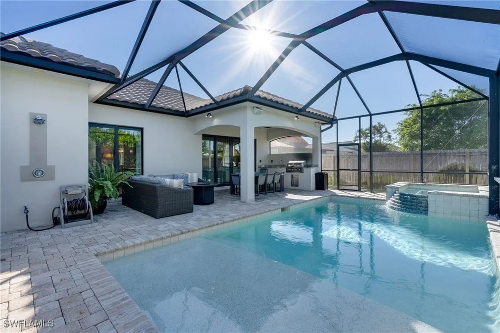 Unit for sale at 735 99th Avenue N, Naples, FL 34108