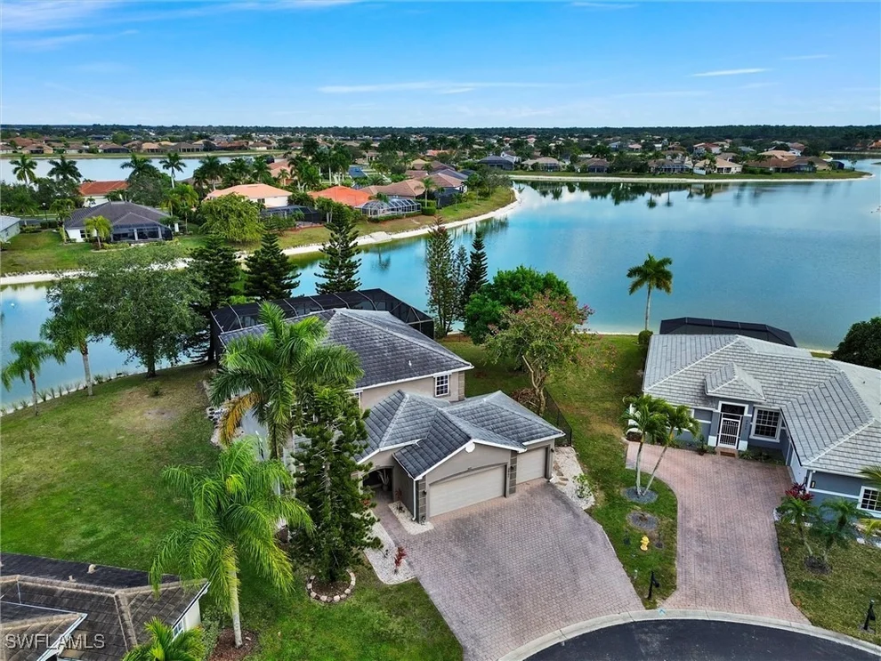 Unit for sale at 2941 Inlet Cove Lane E, Naples, FL 34120