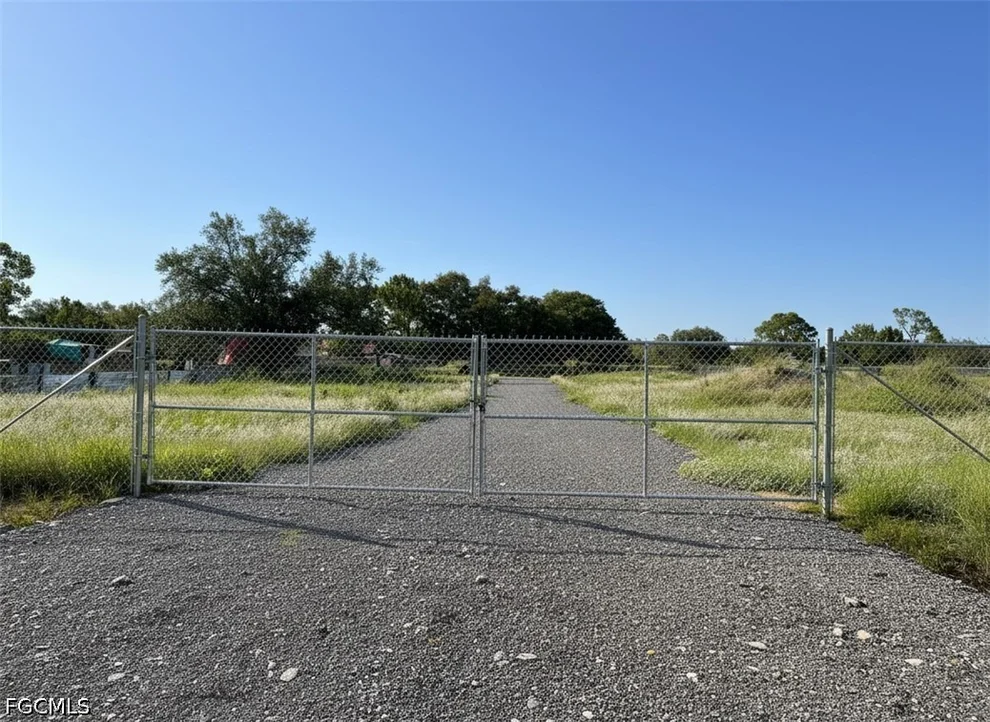 Unit for sale at 575 S Jinete Street, Clewiston, FL 33440