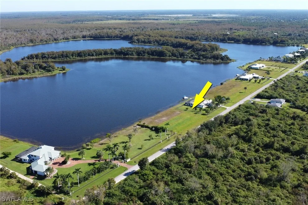 Unit for sale at 625 Shady Hollow Boulevard W, Naples, FL 34120