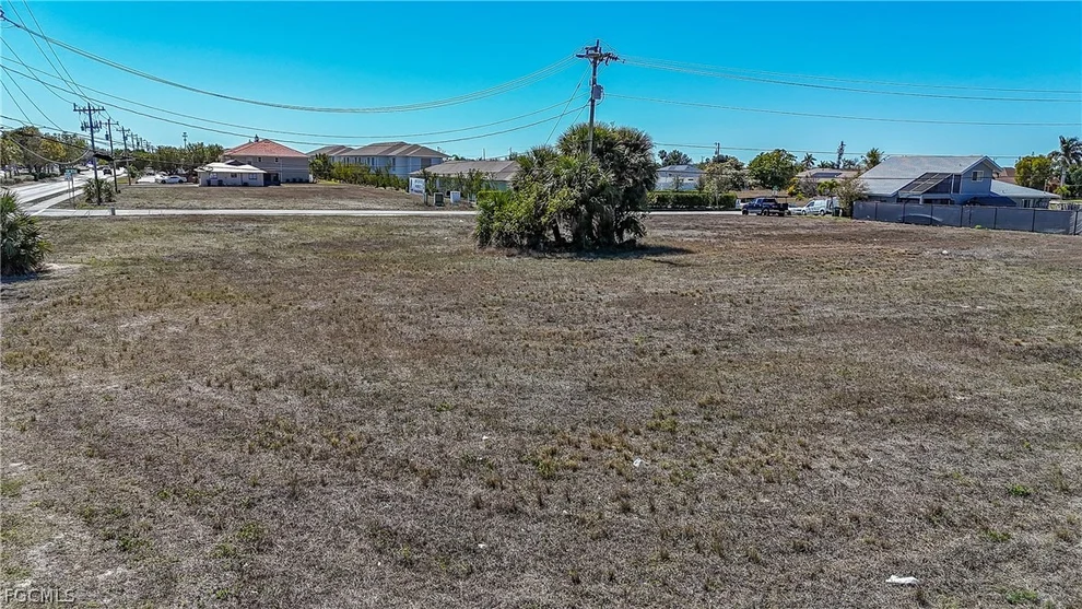 Unit for sale at 804 Gleason Pkwy, Cape Coral, FL 33914