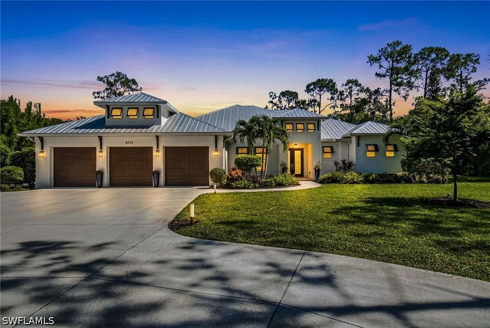 Unit for sale at 5737 Hidden Oaks Lane, Naples, FL 34119