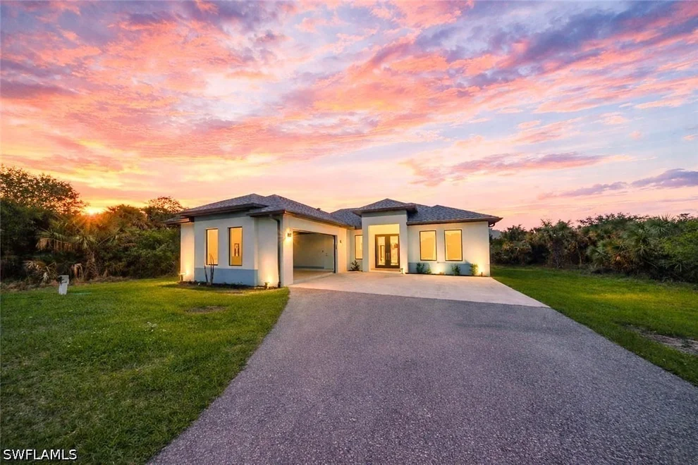 Unit for sale at 808 37th Avenue NW, Naples, FL 34120