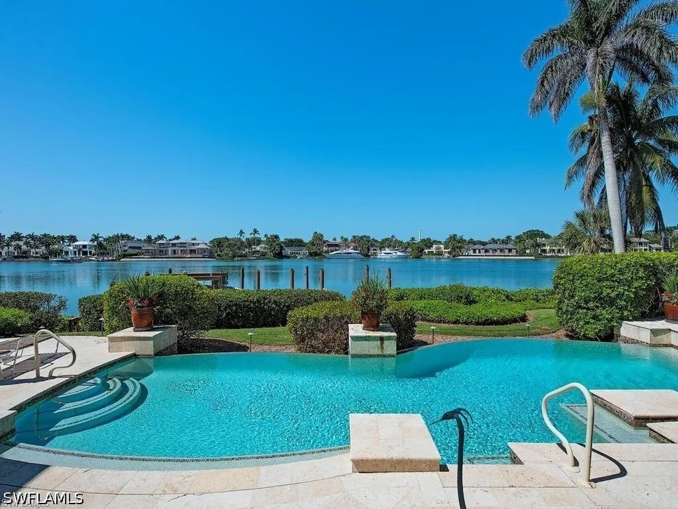 Unit for sale at 916 Spyglass Lane, Naples, FL 34102