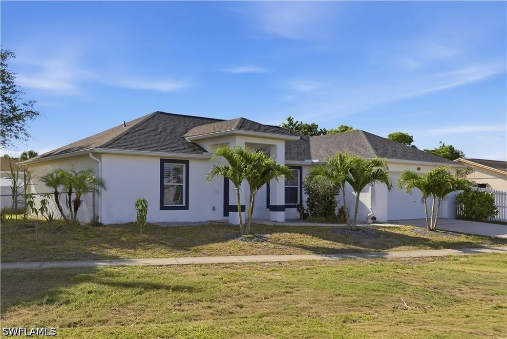 Unit for sale at 1082 Ridgeway Drive, North Fort Myers, FL 33903