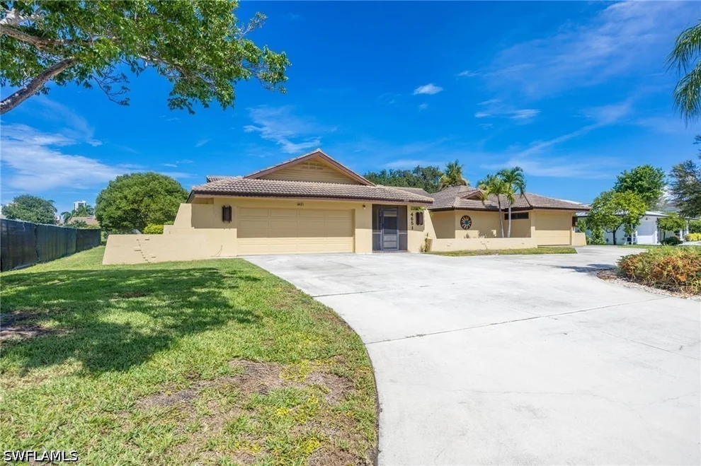 Unit for sale at 4651 West Boulevard, Naples, FL 34103