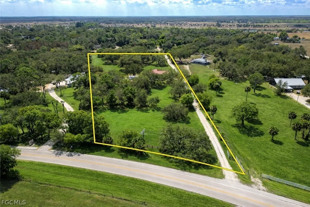 Unit for sale at 2032 Ortona Locks Road, Moore Haven, FL 33471