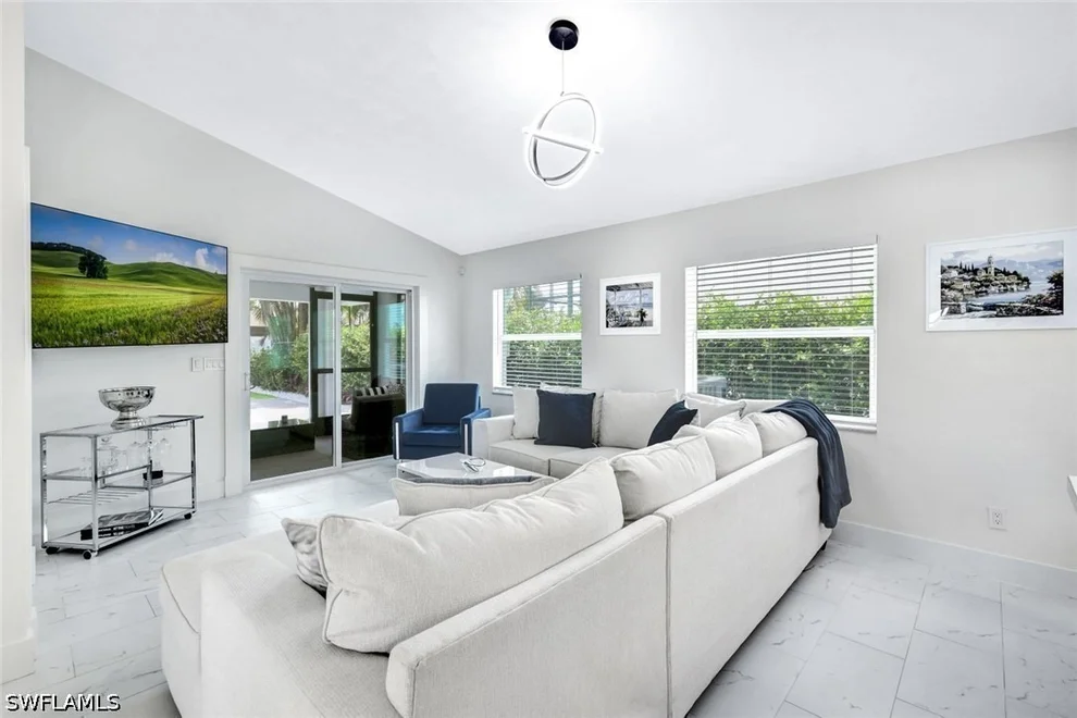Unit for sale at 596 105th Avenue N, Naples, FL 34108