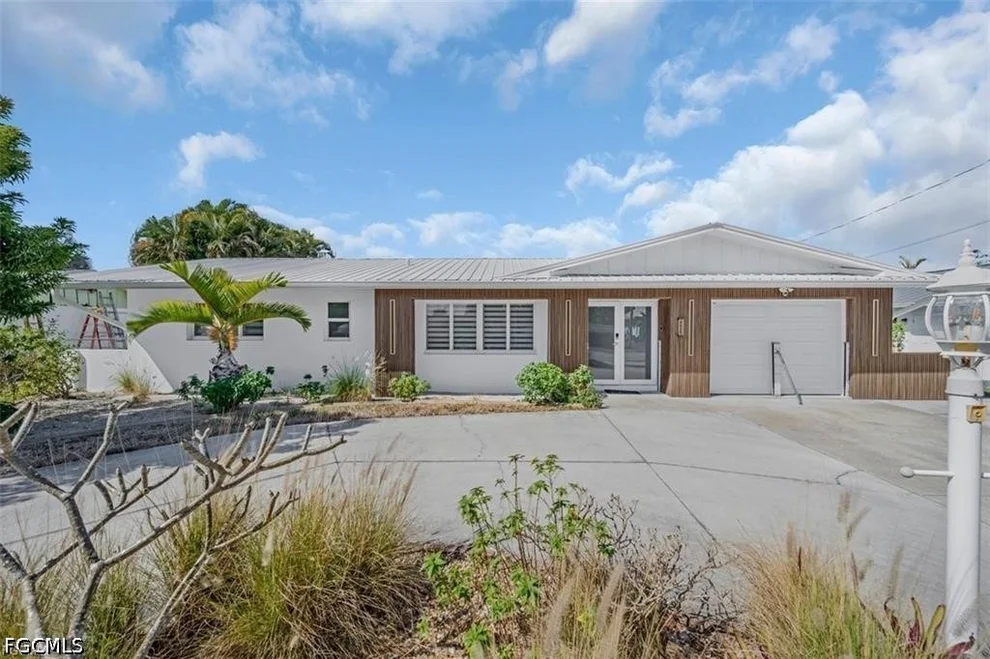 Unit for sale at 4625 Forest Glen Drive, North Fort Myers, FL 33903