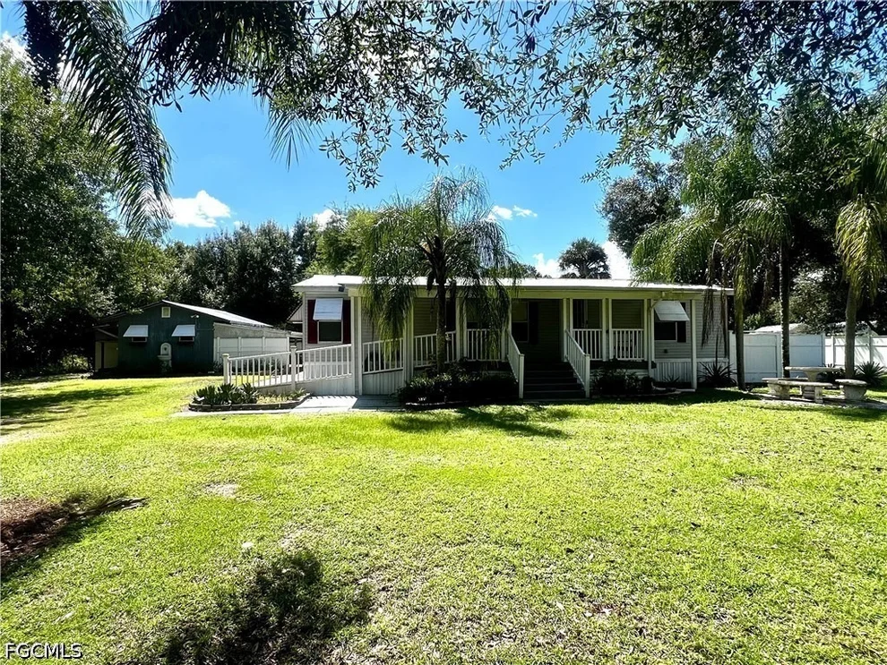 Unit for sale at 1027 Everglade Avenue, Labelle, FL 33935