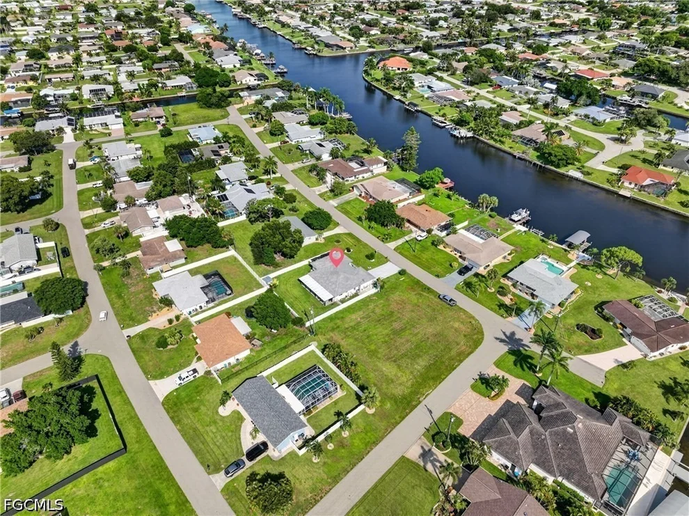 Unit for sale at 713 SE 43rd Street, Cape Coral, FL 33904