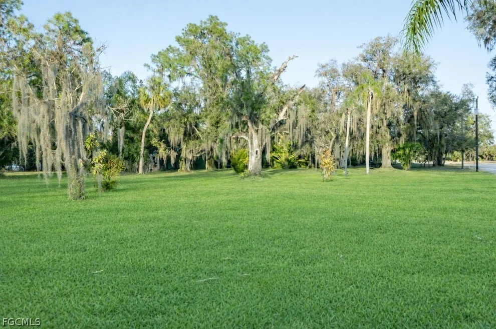 Unit for sale at 2014 Fort Denaud Road, Labelle, FL 33935