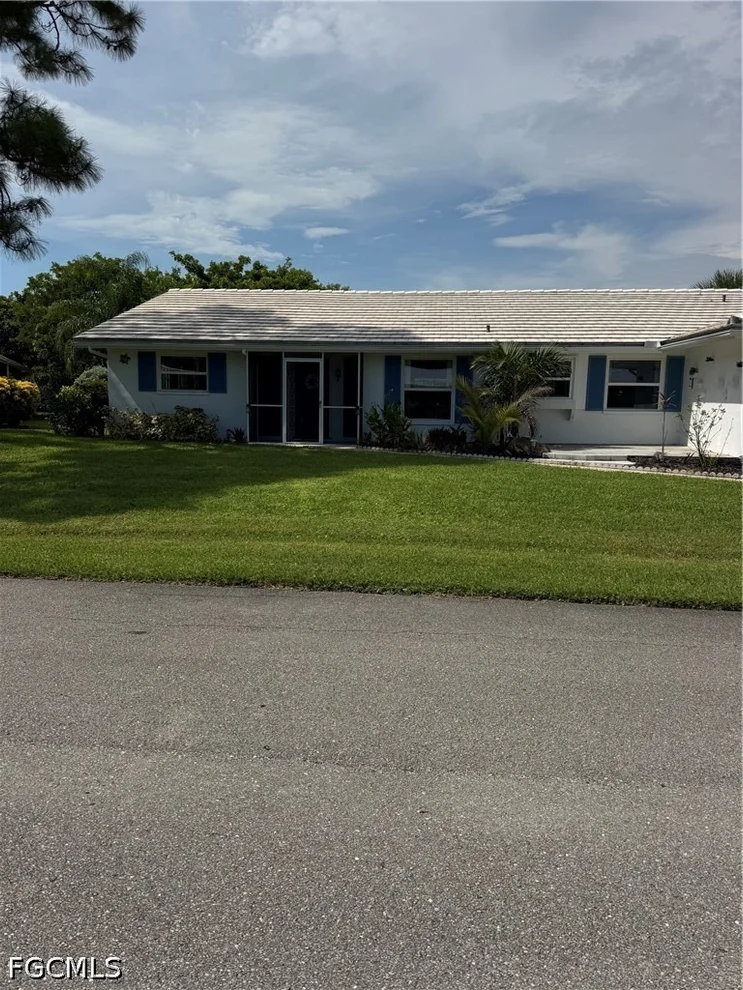 Unit for sale at 30 Maui Circle, Naples, FL 34112