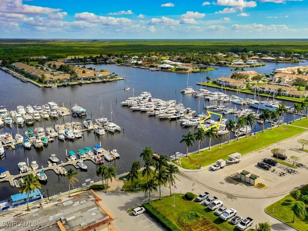 Unit for sale at 525 Newport Drive, Naples, FL 34114