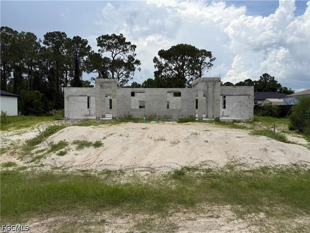 Unit for sale at 2412/2414 Lantana Avenue S, Lehigh Acres, FL 33973