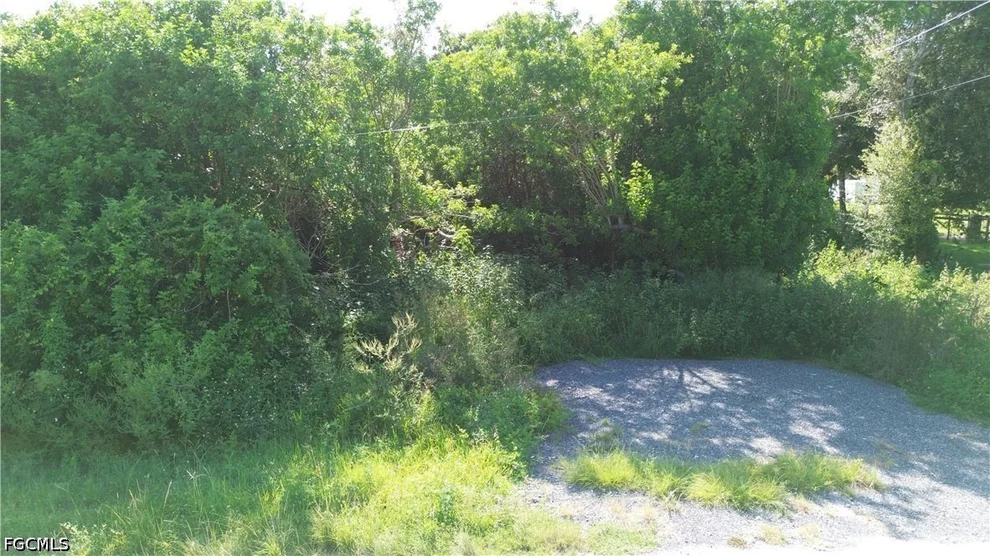 Unit for sale at 620 N Live Oak Street, Clewiston, FL 33440