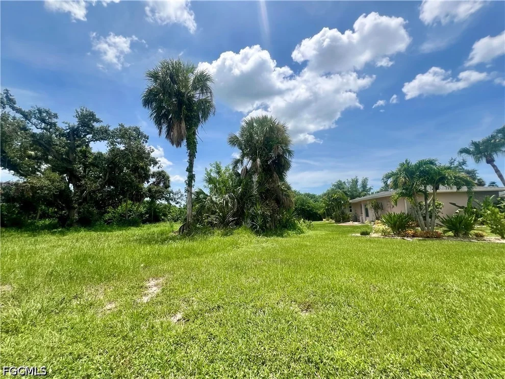 Unit for sale at 25 Oakland Hills Place, Rotonda West, FL 33947