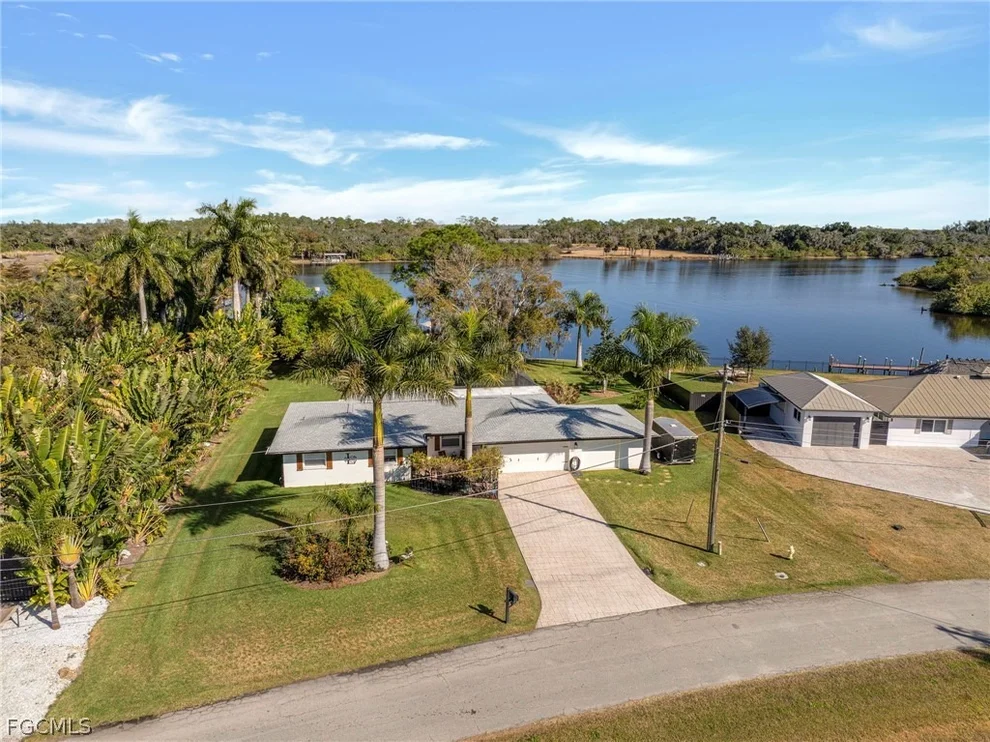 Unit for sale at 14526 Riverside Drive, Fort Myers, FL 33905