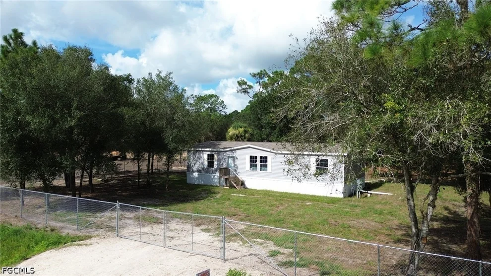 Unit for sale at 860 N Live Oak Street, Clewiston, FL 33440