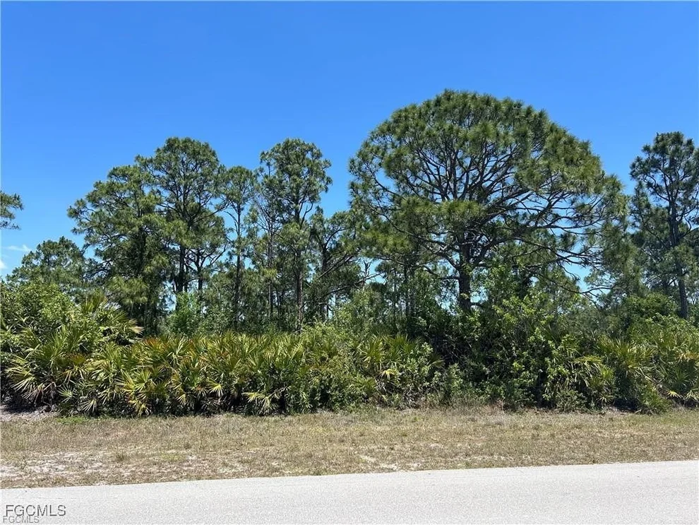 Unit for sale at 1135 Jaguar Boulevard, Lehigh Acres, FL 33974