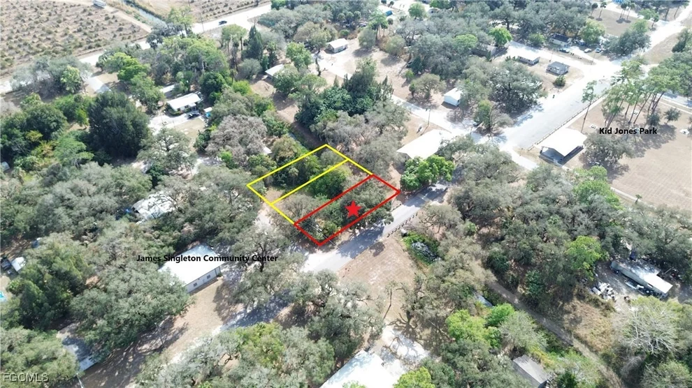 Unit for sale at 871 Caloosahatchee Avenue, Labelle, FL 33935