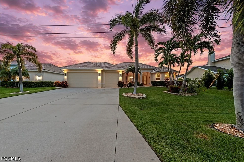 Unit for sale at 2506 Retunda Parkway W, Cape Coral, FL 33904