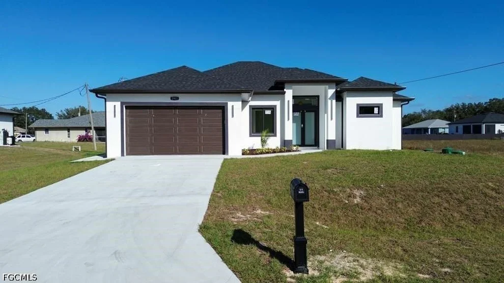 Unit for sale at 2903 E 17th Street, Lehigh Acres, FL 33972