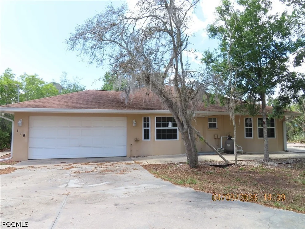 Unit for sale at 115 Fig Road NW, Lake Placid, FL 33852
