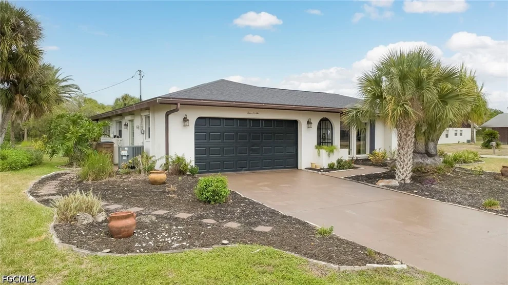 Unit for sale at 406 Glendale Avenue, Lehigh Acres, FL 33936