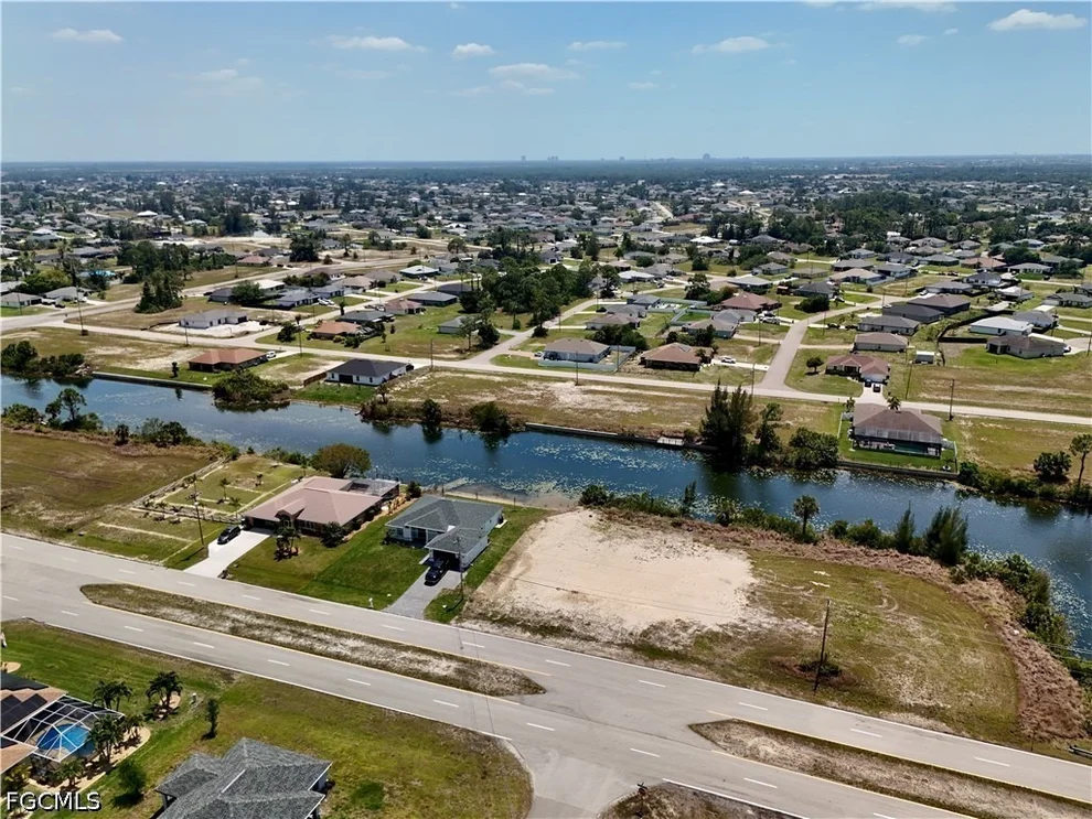 Unit for sale at 900 Vogiantzis Parkway, Cape Coral, FL 33909