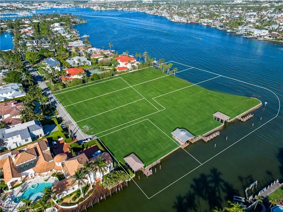 Unit for sale at 820 Jamaica Lane, Naples, FL 34102