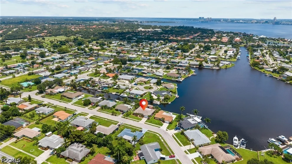 Unit for sale at 4536 Vinsetta Avenue, North Fort Myers, FL 33903