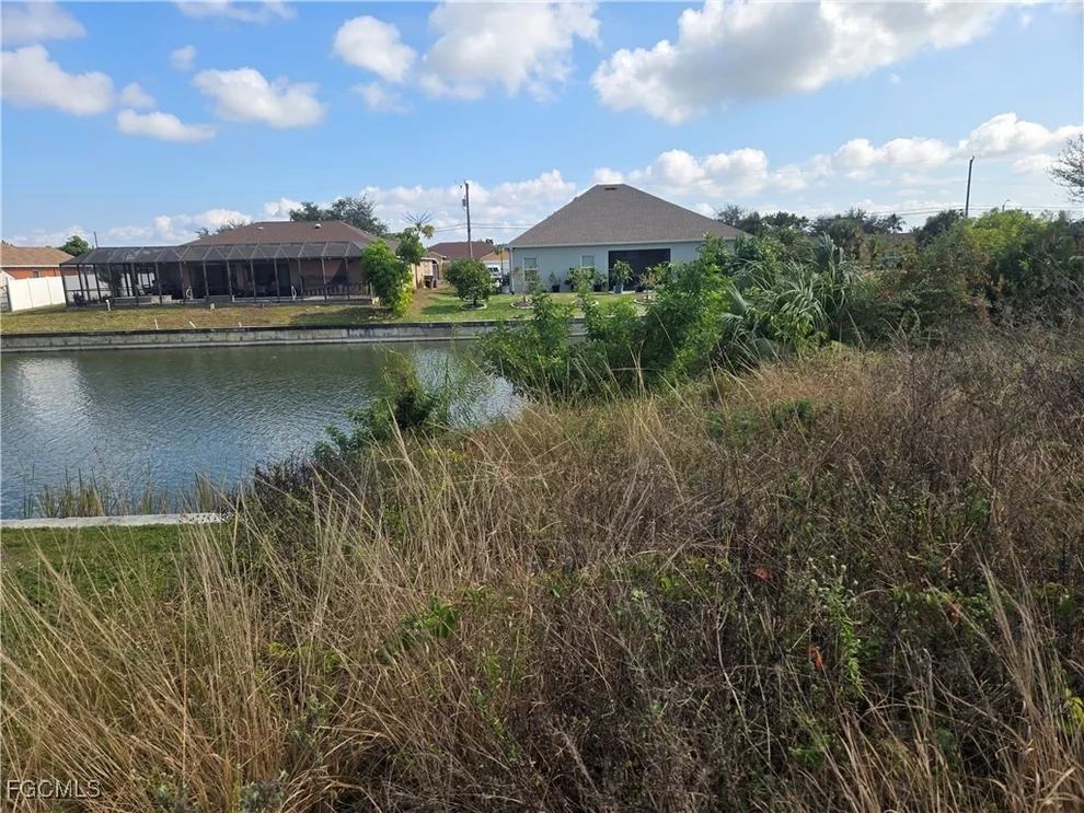 Unit for sale at 315 NE 17th Place, Cape Coral, FL 33909