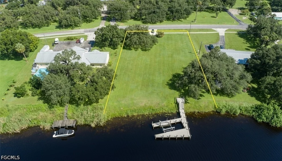 Unit for sale at 395 Old County Road 78, Labelle, FL 33935